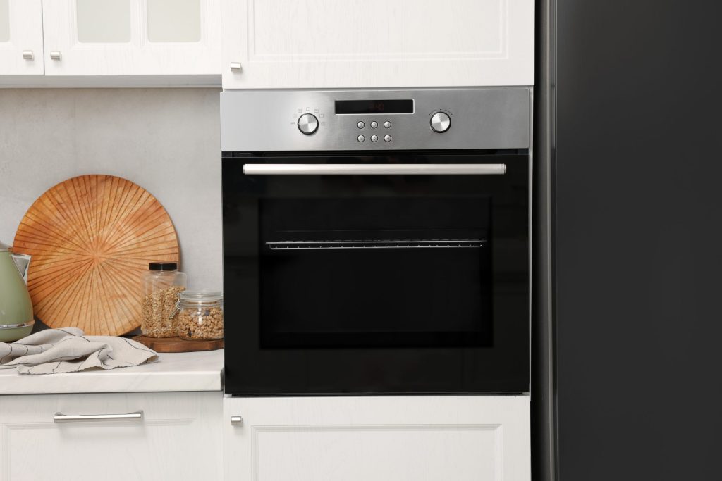 Modern electric oven built.
